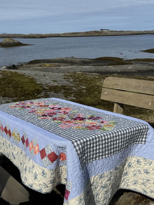 Hovedbilde Blomsterkurven -stoffpakke stor sommerduk
